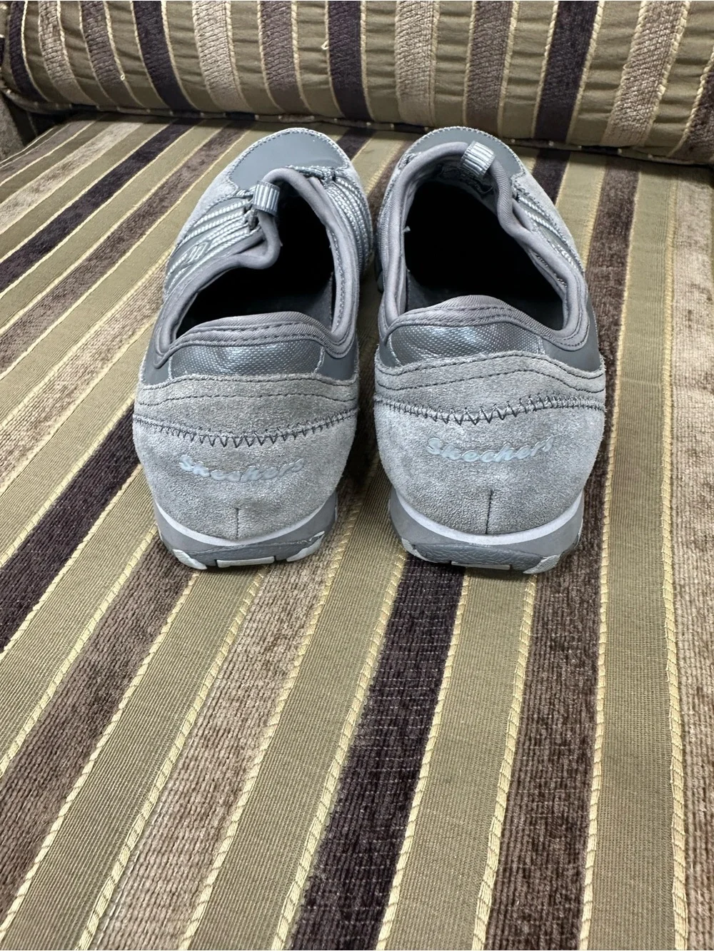 Skechers relaxed fit lift relive casual sneakers size 10 women’s grey